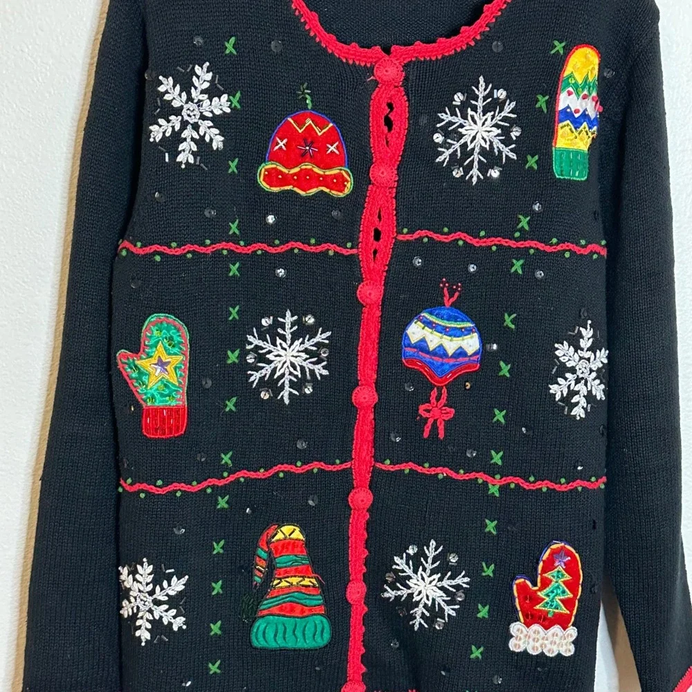 Vintage Cherokee Christmas Cardigan Sweater Size M Black Snowflakes Mittens Hats